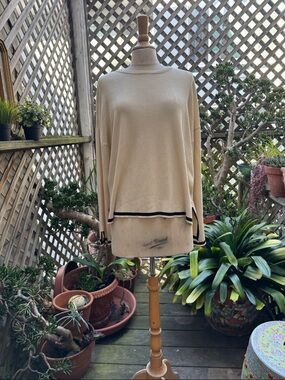 Cream Long-Sleeve Knit Sweater with Black Trim - Women's XL. Hi-Lo.